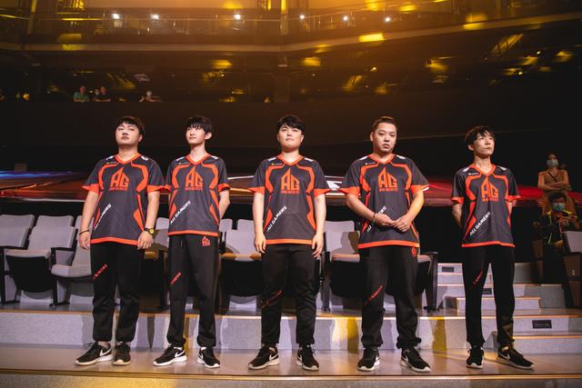 ag战队|耻辱一战!AG被QG13-0零封,从没输过这么惨,dgc难辞其咎