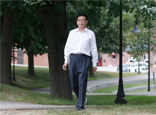 「数学」北大数学天才入美国籍，称在中国无法专心搞研究，宁可在美国刷碗