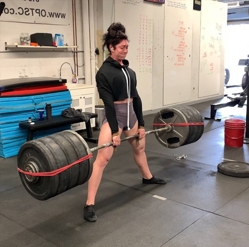 |加拿大女神，长相甜美，但力量却超越了无数男士，硬拉475磅