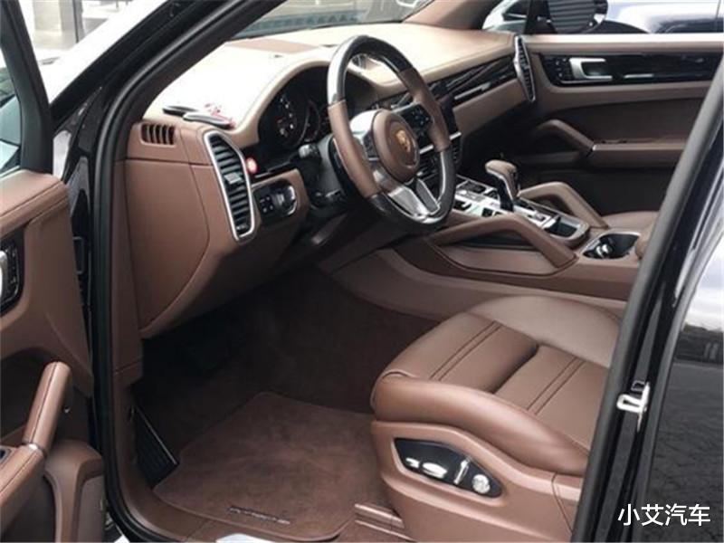 【保时捷】卖菜大叔喜提保时捷,掏出车钥匙反被嘲笑,朋友:这打火机从哪买的?