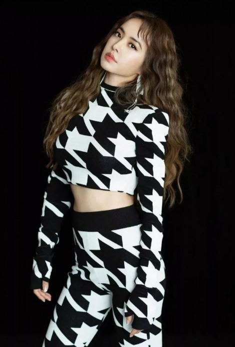 发型：还在沉迷“高马尾”？已经过时了，今春流行这3种发型，气质好看