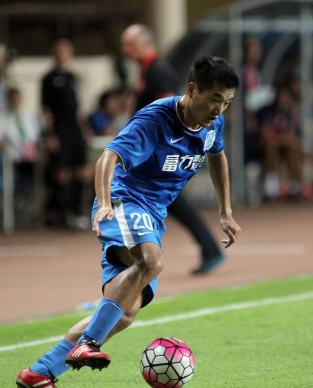 「李铁」未打动里皮却征服李铁，国足收获一奇兵，世预赛可担当国足主力