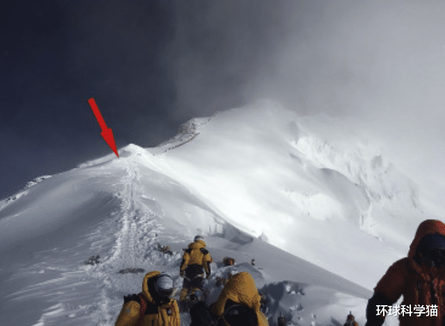 白色污染|珠峰8440米处发现不应该存在的东西，对人类来说，这意味着什么？
