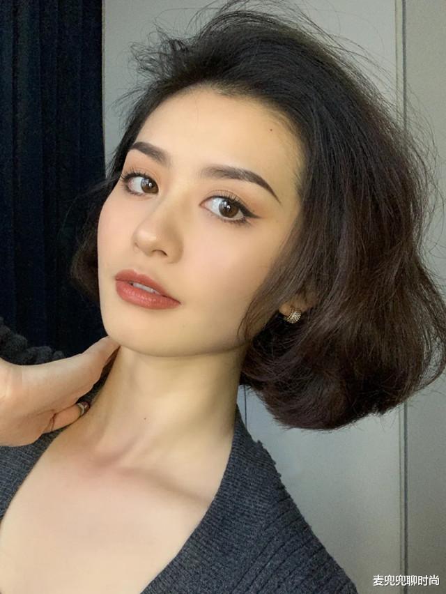 短发|年过50的女人，留什么发型显年轻？试试这3款“短发”，减龄洋气