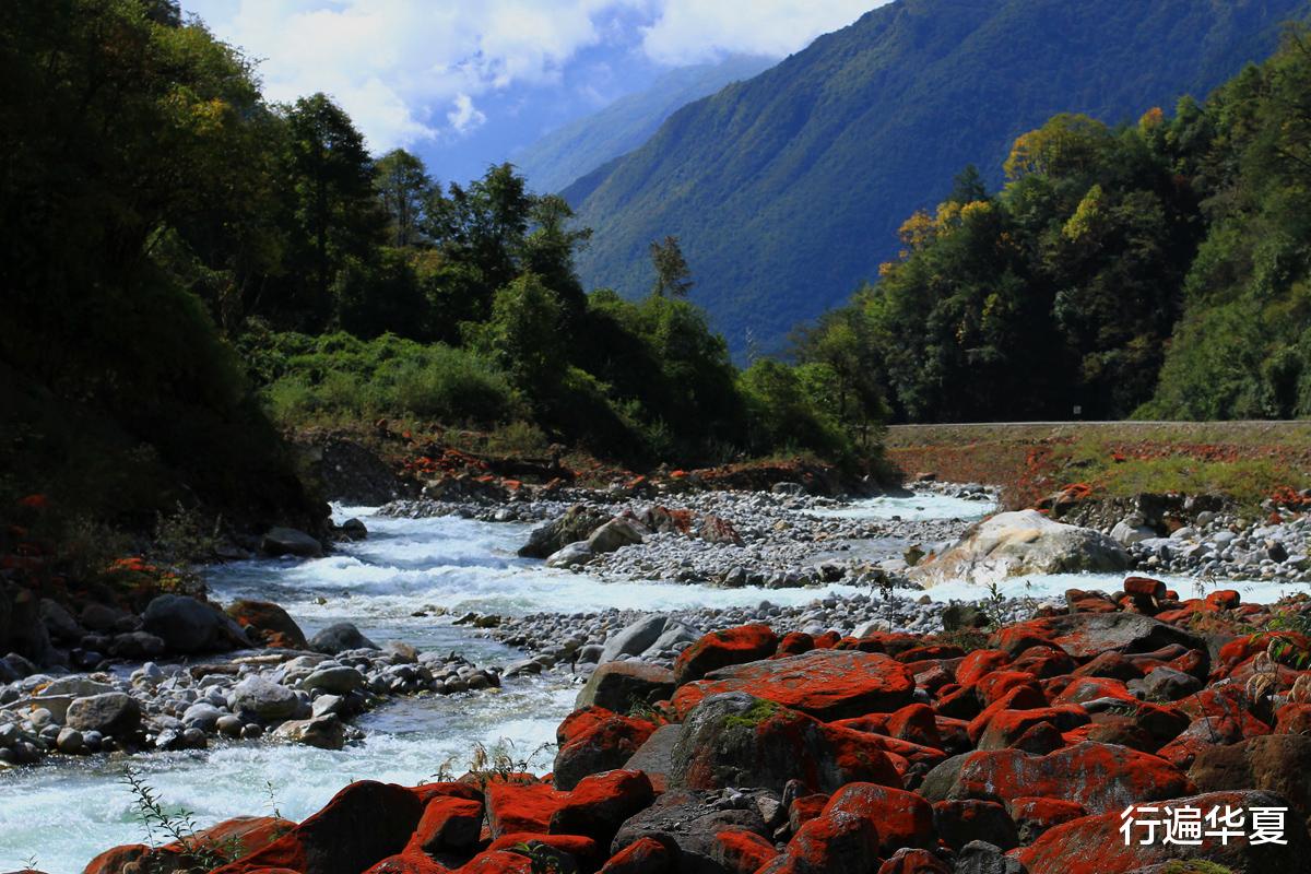 『海螺沟』我国唯一的冰山森林公园，一山有四季，十里不同天，堪称人间仙境