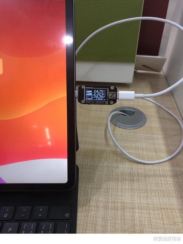 充电器|新iPhone没有充电头了，旧的还能接着用吗？实测告诉你答案
