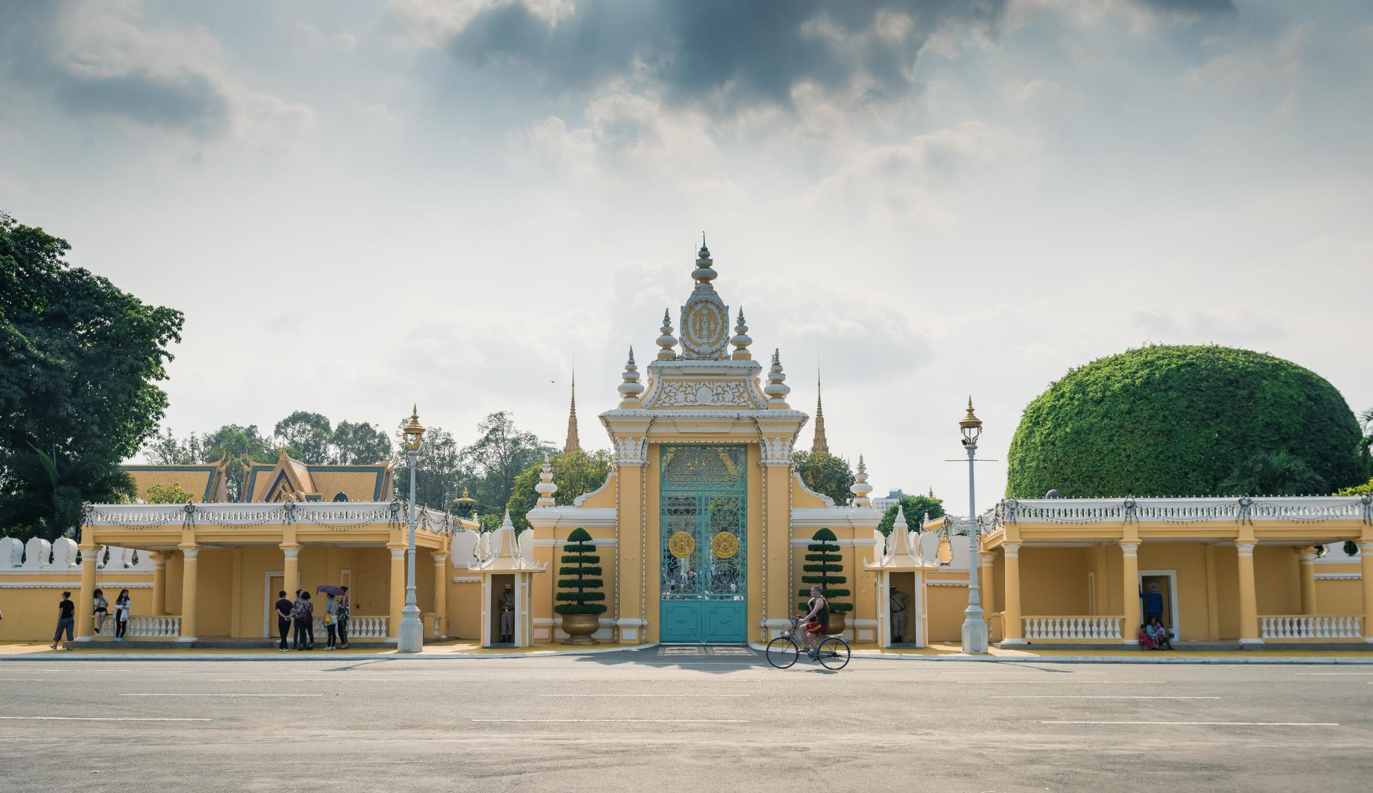 金边▲柬埔寨最大的夜市:欧美游客最受欢迎,一到夜晚就人声鼎沸