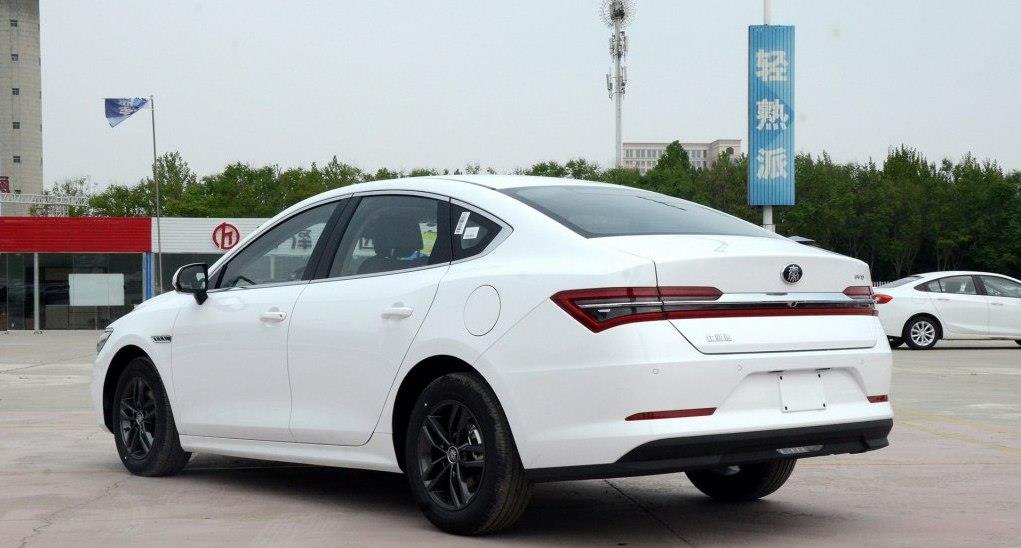 「比亚迪秦pro」9.79万提辆新款比亚迪秦Pro，开了5201公里后，车主说了句实在话