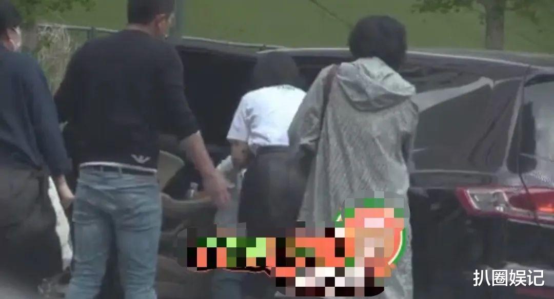 #唐艺昕#唐艺昕因怀孕缓和了她和婆家之间的关系，之前她因为算计被老两口拉黑