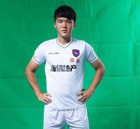 钟义浩|恒大新星恐重蹈一旧将覆辙,卡帅或会弃用他!网友:他太独了