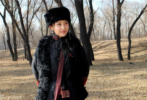 张学良|东北女匪首驼龙真容:确实漂亮,张学良都想一睹芳容,24岁被枪决