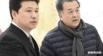 黄宏|24次荣登春晚,60岁靠人搀扶走路,职务被免后,黄宏现状令人堪忧