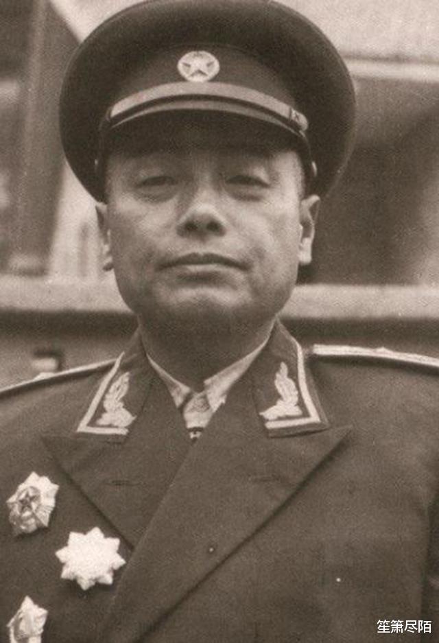 [护士]开国少将受伤住院，见护士眼熟一问才知：这是自己的新婚妻子