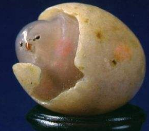 玛瑙|遍地宝石却被当地人误认为是石头？一枚宝石卖了1.3亿，就在中国