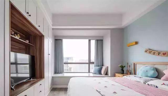 『』简装128㎡三居，蓝白色调碰撞文化砖的粗犷，营造清新北欧气质！