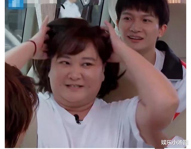 贾玲|贾玲发型显脸大，鞠婧祎给出建议，网友：人果然得靠发型啊！