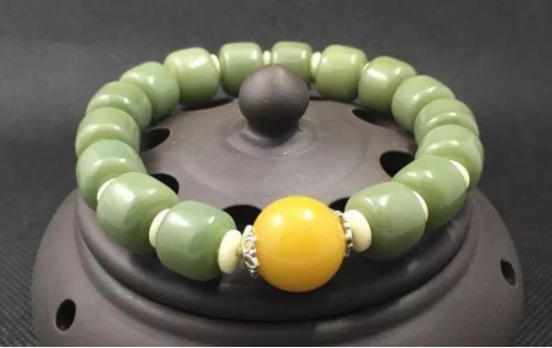 翡翠▲最新翡翠骗局曝光：5000块买的“翡翠菩提”，竟然只值20块！