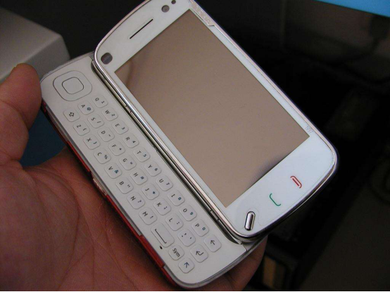 苹果|有两款手机曾经威胁到了 iPhone的地位，苹果的神话是否会被打破？