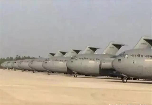 #高原#大批战机从内地赶赴高原，军方取消前线官兵休假，战争进入倒计时