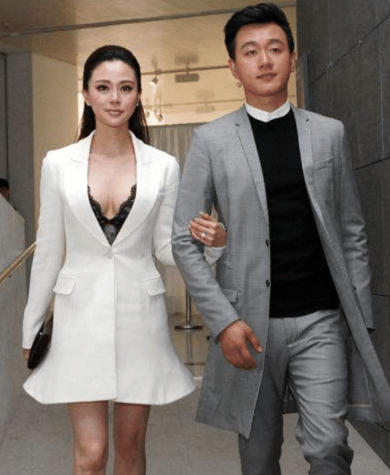 佟大为|堪称是最强“师生恋”,老师8年生3孩子,如今41岁老师依然魅力十足!