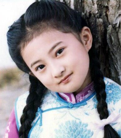 豪门|她是小婉君：24岁嫁豪门连生五子，离婚获4亿分手费，今单身太潇洒