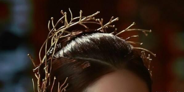 头饰:?看三生三世的头饰发型,猜12位角色!蛛网最好猜,珍珠冠是何人呢