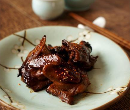 ：它有“小动物山参”之称，比鸡脯肉美味，成本为5块一只