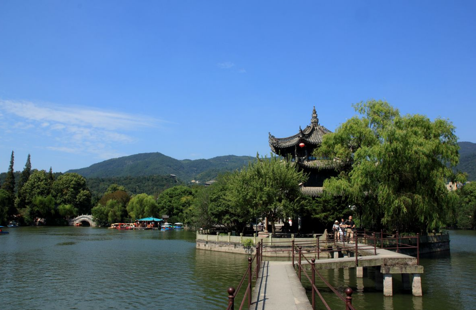 【物价】我国最适合穷游的城市,小吃超多,物价还很低,快来看看吧