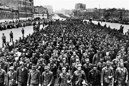 『苏联』30万大军撤退回国，路上足足走了60个月，到边境时才发现祖国没了