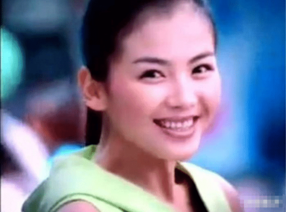 王力宏22年前拍純的凈水廣告，有誰註意到女配角？如今火得一塌糊塗！-圖4