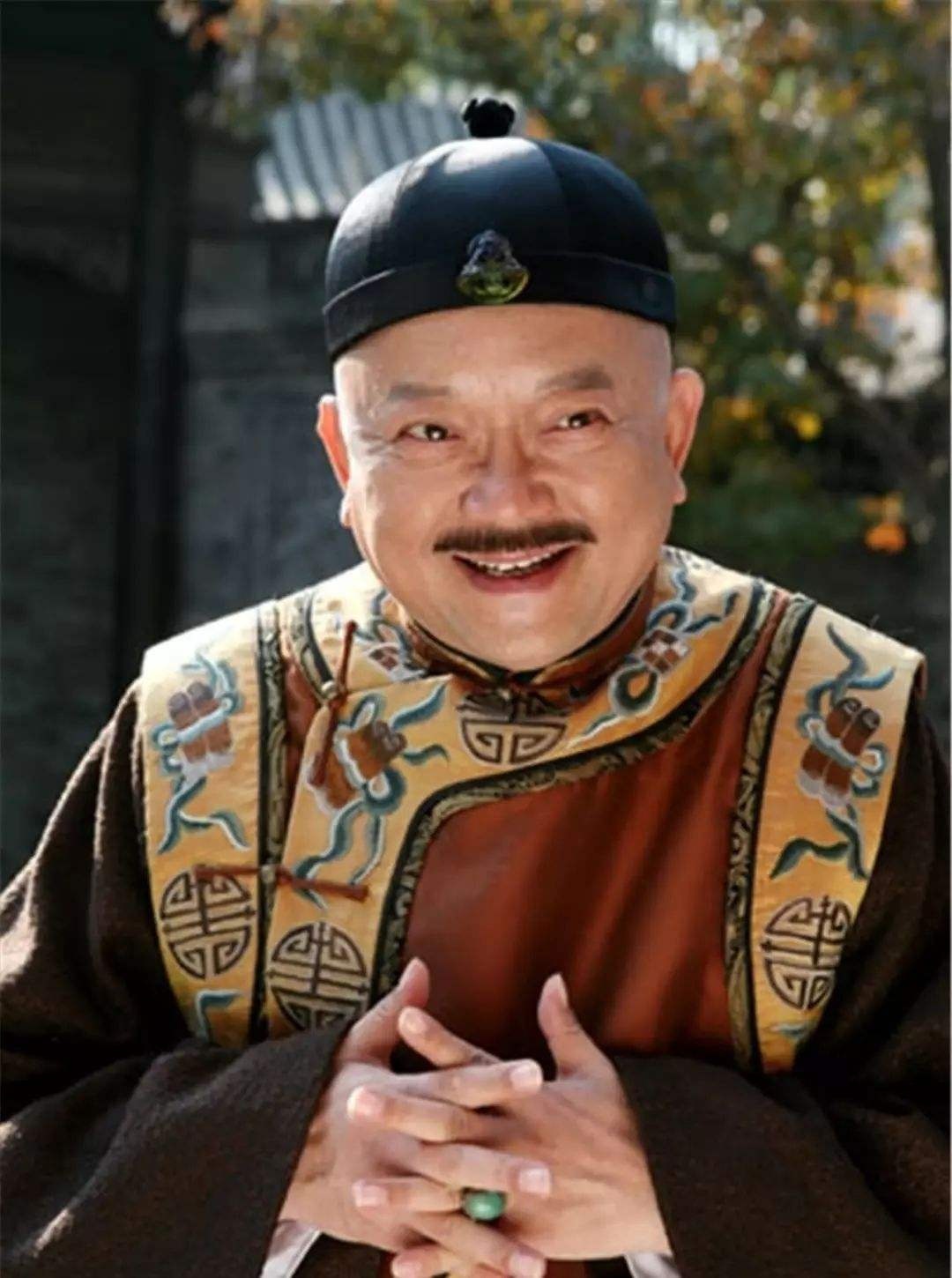 |抄和珅家时啥也没找到，嘉庆说了2个字，隔日便搜出十几亿金银！
