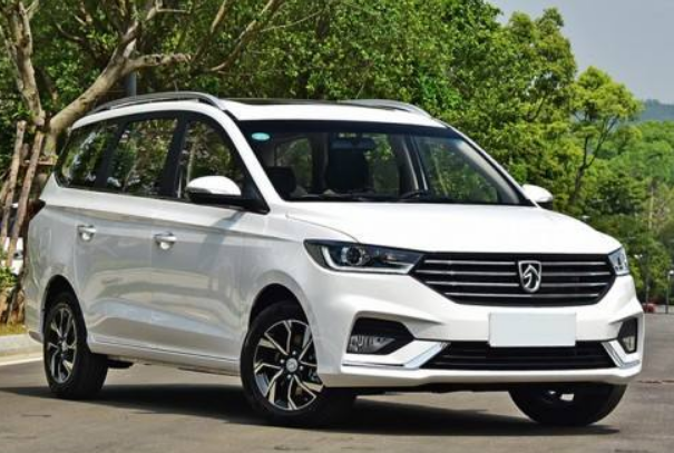 宝骏360|6座宝骏360很适合家庭使用，价格非常亲民，受到消费者喜爱