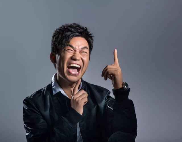 王宝强|《人在囧途》王宝强吹掉一大桶牛奶是真的吗？宝强现场解释，鲁豫大笑不止。