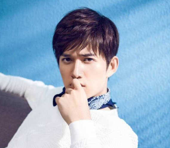 #演艺圈#她为了弟弟推掉多部戏，如今弟弟大红大紫，自己却默默无闻