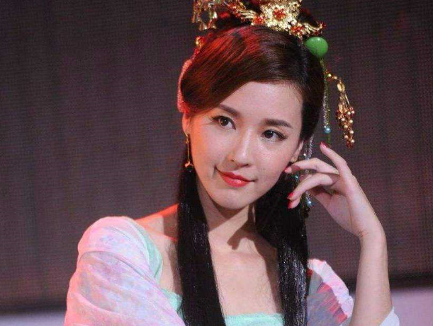 吴佳尼|她24岁未婚先孕，34岁惨遭影帝丈夫抛弃，如今37岁再度爆红