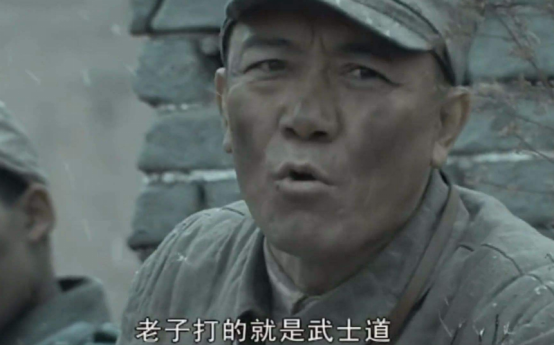 [江玉燕]新版《亮剑》抹发胶、戴耳钉, 打完仗衣服崭新, 李幼斌6个字评价