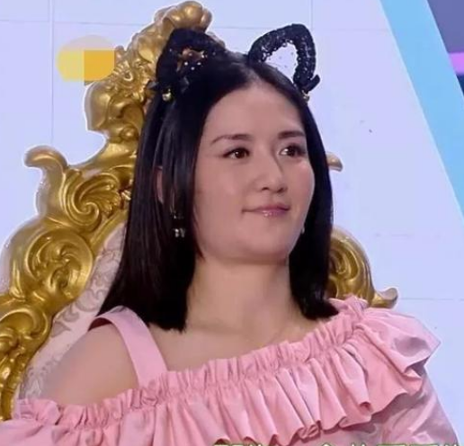 李湘|李湘吃的蒸包看起来很好吃,当得知价格后,网友:难怪一个月吃7万!