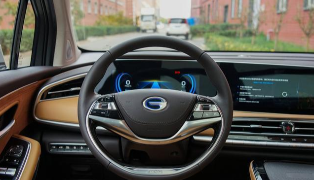 「SUV」了不起的“中国造”，一公里1毛钱，车重近2.2吨却能3.9秒破百