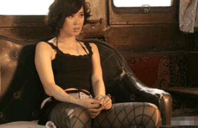 黄渤|把黄渤吻到害羞，跟导演同居12年被抛弃，今身价超40亿却依旧单身