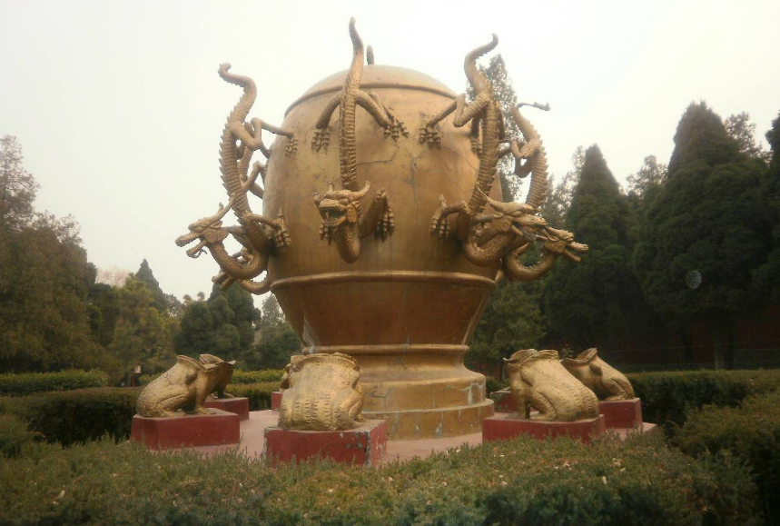 『地震』张衡地动仪被移出教科书，中科院院士：房梁下吊一块肉都要比它强