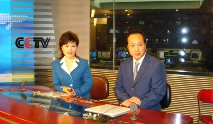 59岁的李瑞英,隐瞒了33年青梅竹马的老公,原来是这么熟悉的他!