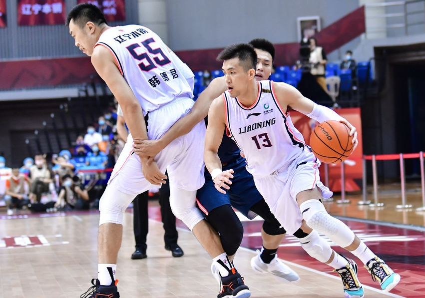 辽宁男篮|霍楠透露大逆转背后秘密！杨鸣不满外教用人不满，变阵后效果显著