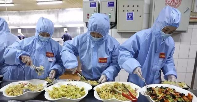 「顺丰速运」顺丰正式杀入外卖领域，推出“丰食”平台入局团餐市场