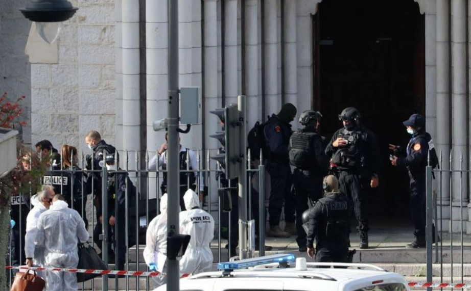 繼續斬首！法國教堂少女被當眾斬殺，移民們要將法變成伊斯蘭-圖8