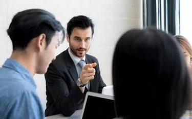 「」为什么越是讨人厌的人越被领导提升呢？