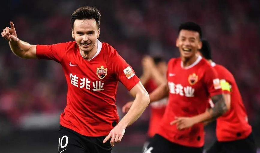 中超|重磅！27岁妖星或加盟中超冠军队，曝已收5千万报价将成为第20签