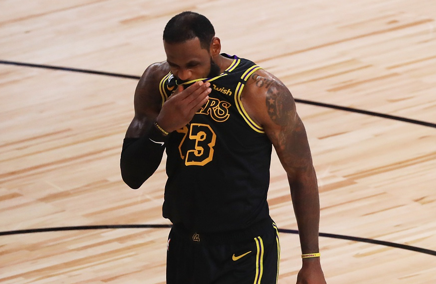 湖人队|40分13篮板7助攻3抢断，苦撑42分钟，老詹尽力了！湖人输在哪了？