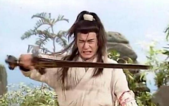 「深海利剑」5个版本的“玄铁重剑”，刘德华和古天乐还好，看到任贤齐差点笑出腹肌