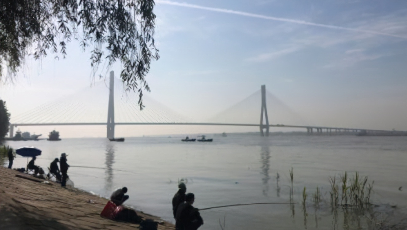 饵料|野钓江河溪流的多种靠谱钓法，流水之中轻松钓大鱼！