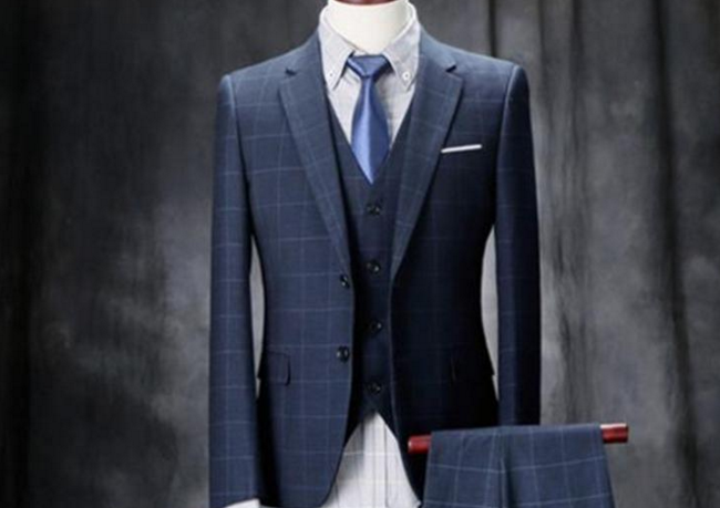 宾利■劳斯莱斯送的雨伞，宾利送的手机，看到红旗送的赠品，网友：贷款也要买！